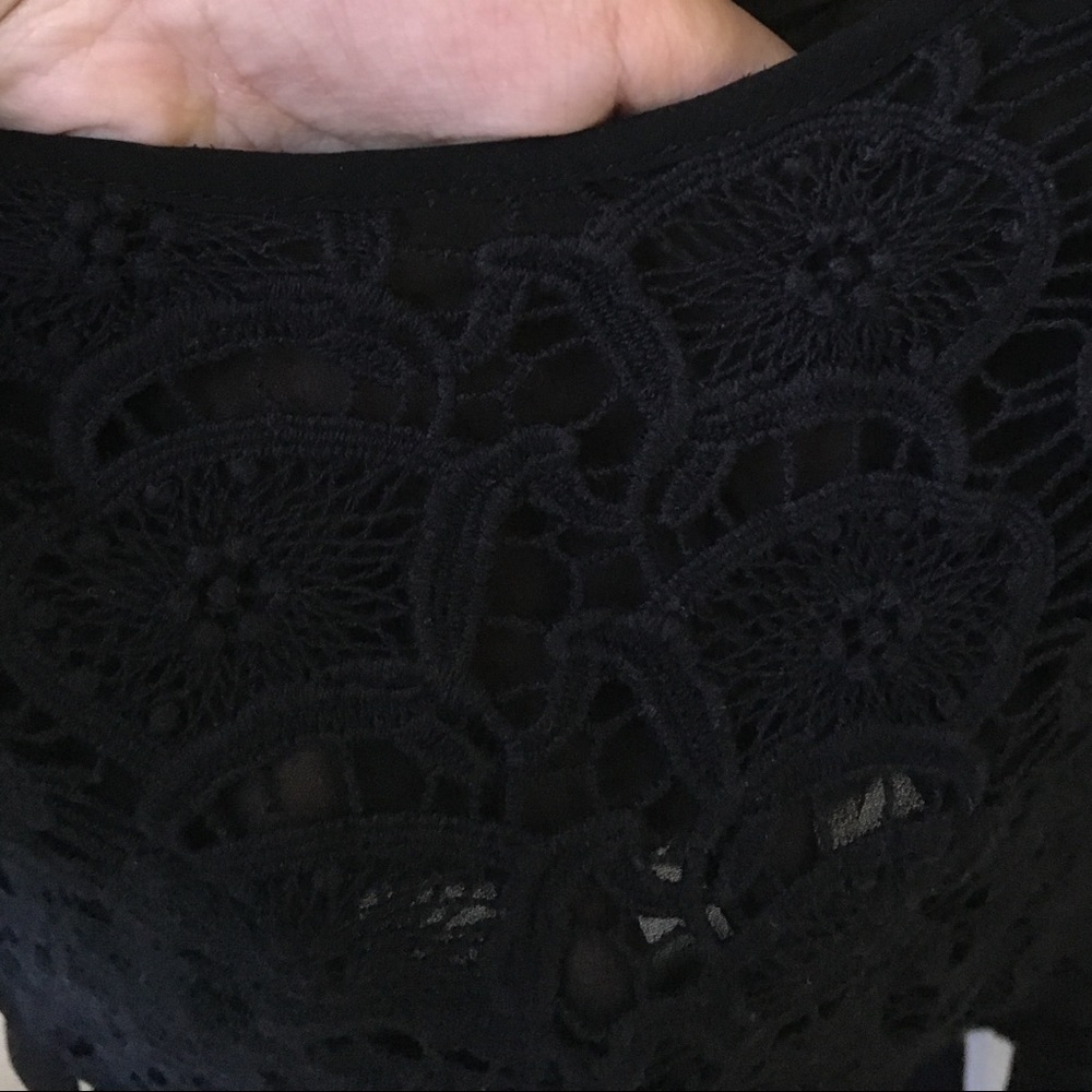 Black tee - Picture 4 of 4